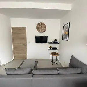 Superbe Petite Lumineux Bien Décoré Avec Netflix Gratuit Appartement